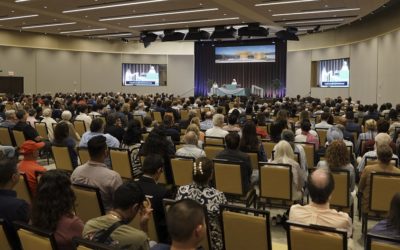 World-Renowned Spiritual Master Draws More Than 900 to Chicagoland Talk Broadcast to Audiences Across Three Continents